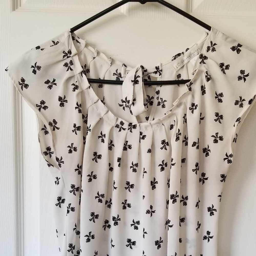 Sleeveless Blouse